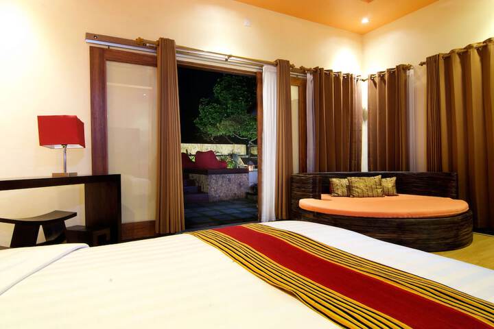 Room 8 of 75