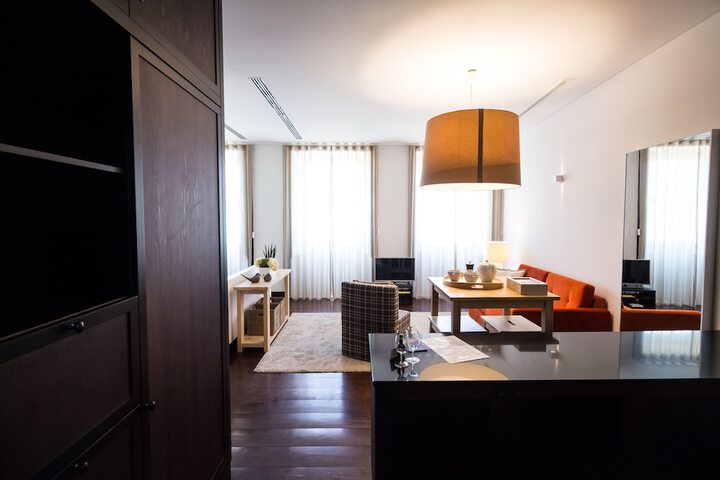Room 2 of 36