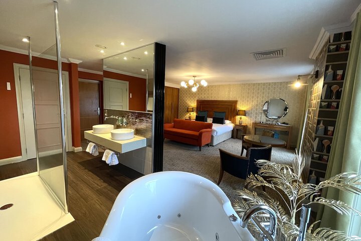 Room 95 of 147