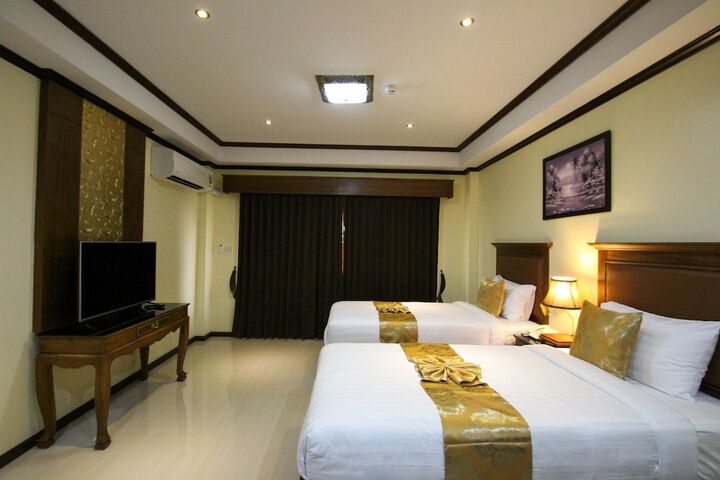 Room 8 of 51