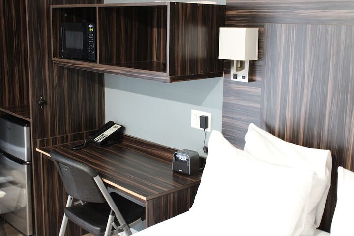 Room 43 of 83