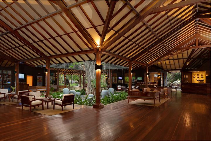 Entrance & Lobby