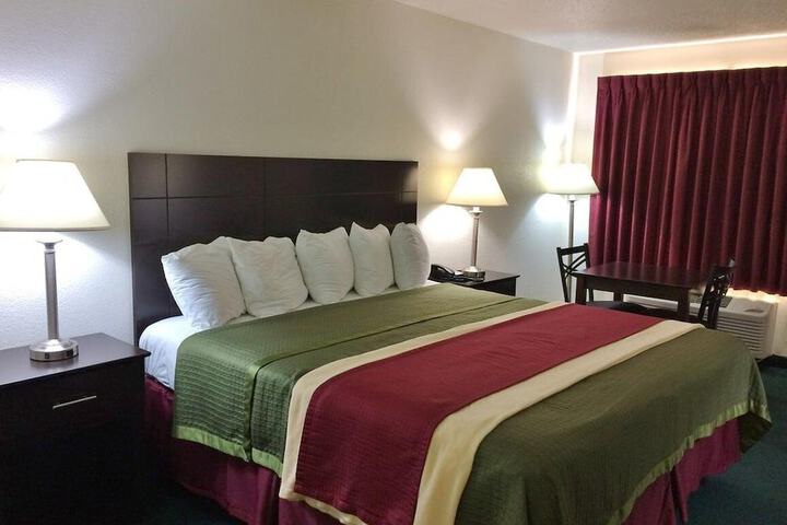 1 King Bed (6 of 6)