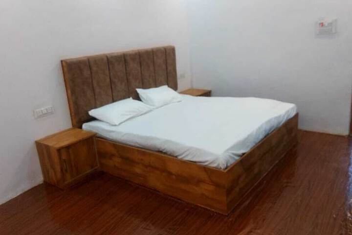 Room 2 of 18
