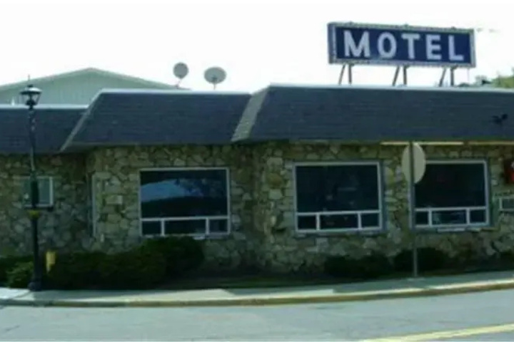 Hotel 6 of 8