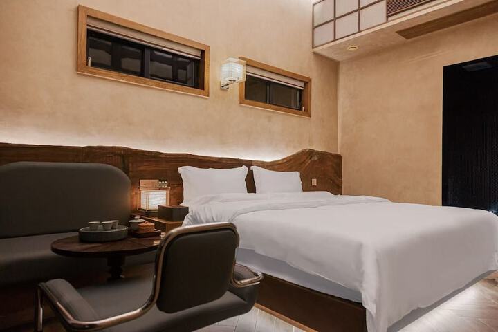 Room 8 of 49