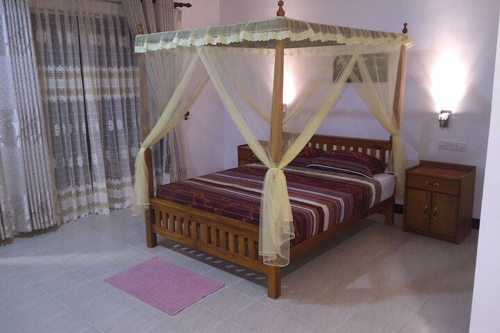 Room 29 of 65