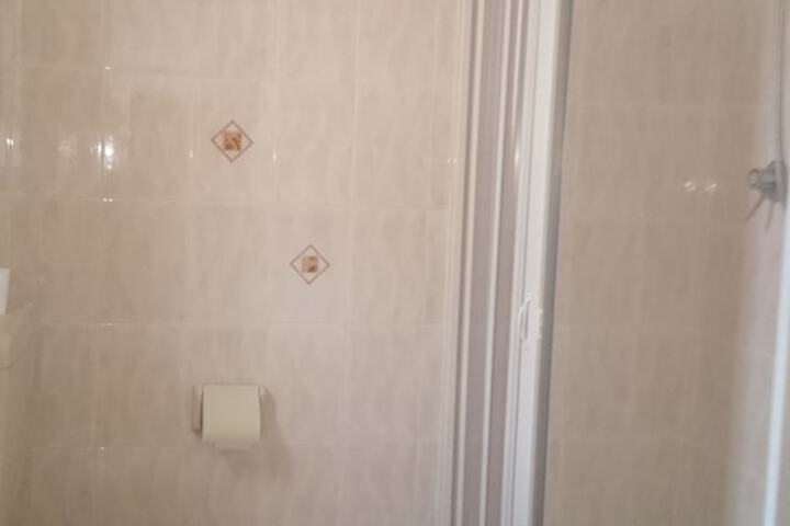 Room 72 of 107