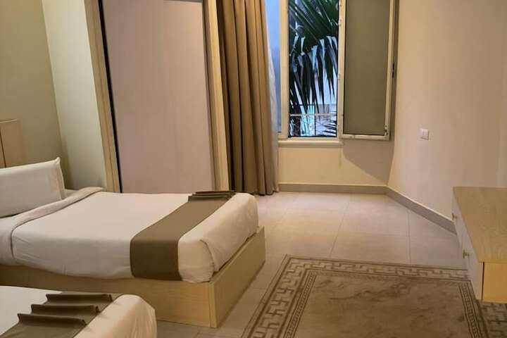 Room 51 of 92