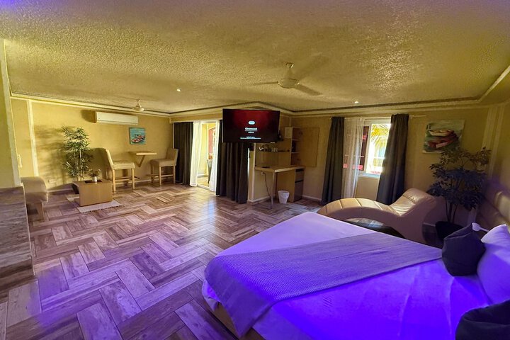 Room 37 of 157