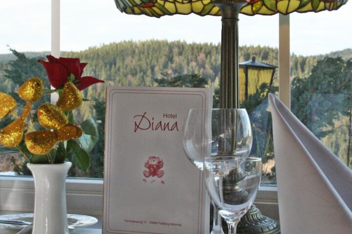 Dining 22 of 62