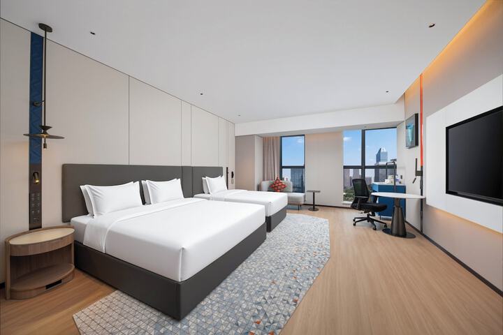 Room 41 of 77