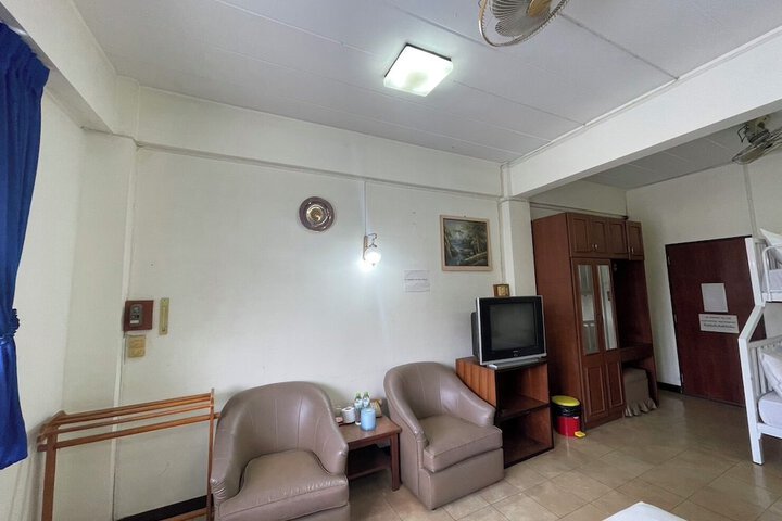 Room 44 of 58
