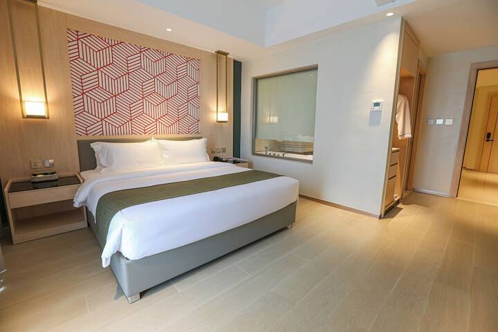 Room 3 of 62
