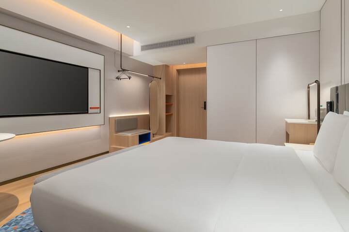 Room 38 of 69