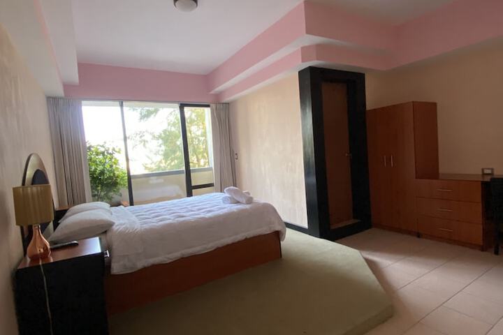 Room 2 of 51