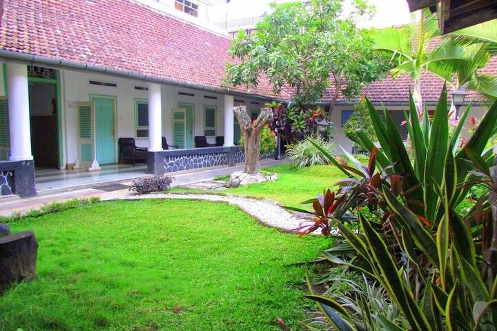 Hotel Exterior 34 of 37