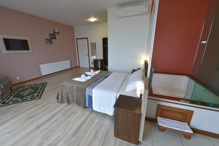 Room 19 of 39