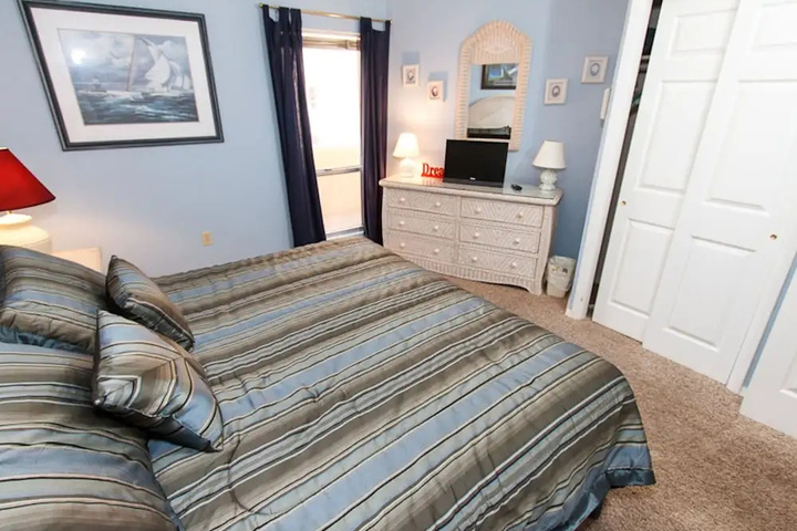 Room 6 of 38