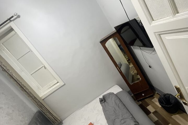 Room 11 of 50