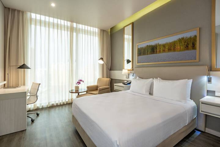 Room 5 of 92