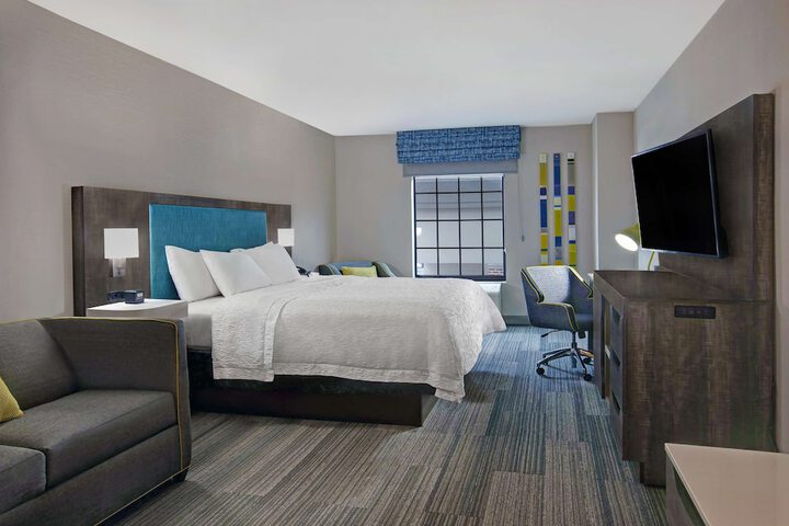 1 King Bed Accessible (9 of 13)