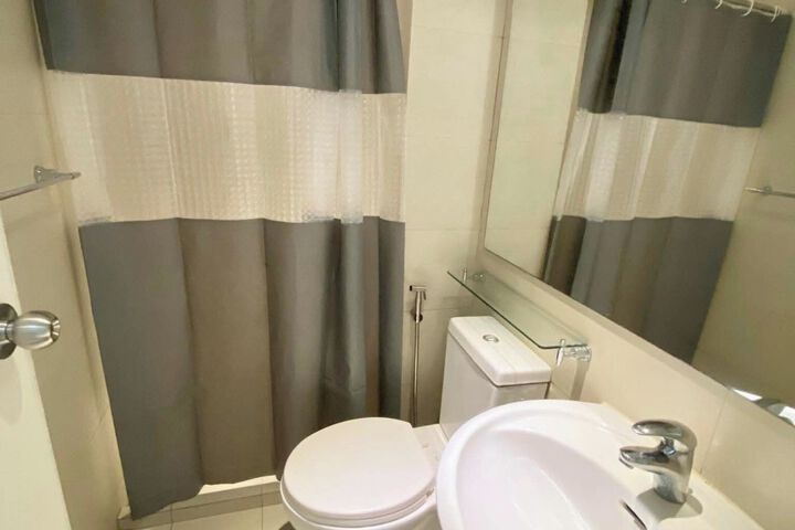 Room 6 of 15