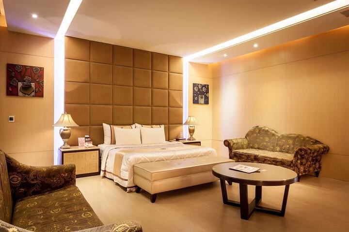Room 13 of 62