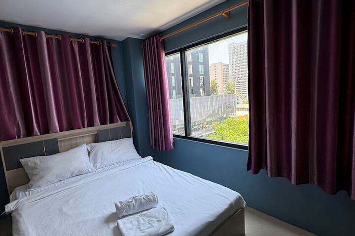 Room 7 of 27