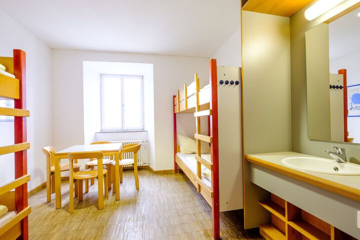 Room 7 of 37