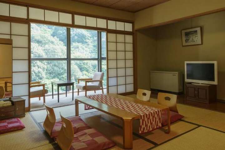 Room 20 of 111