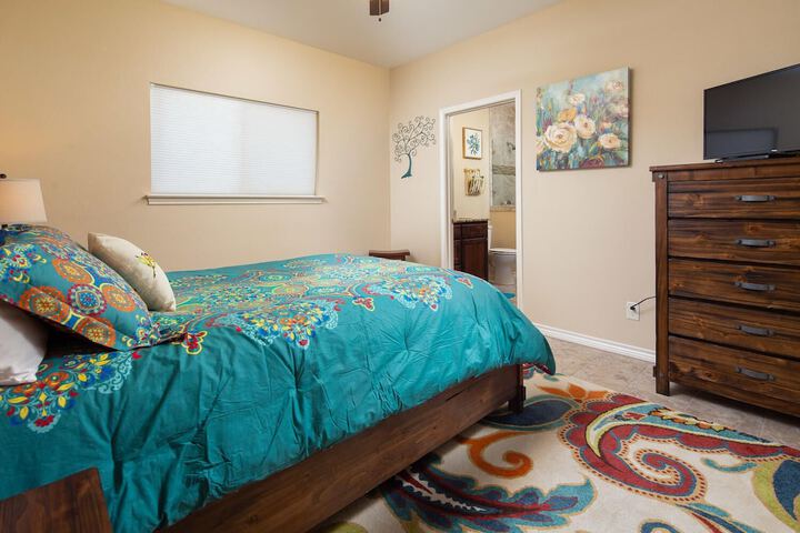 Room 4 of 27