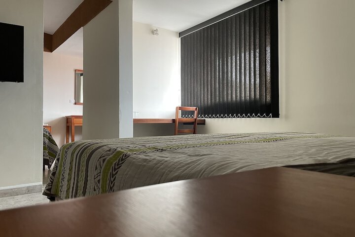 Room 11 of 33