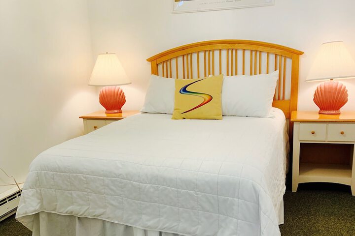 Room 18 of 156