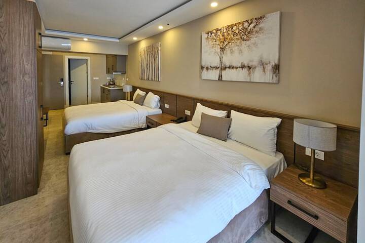 Room 2 of 75