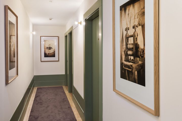 Ballroom/Hall 38 of 49