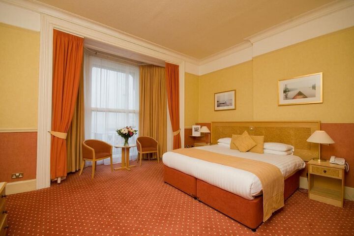 Room 9 of 43
