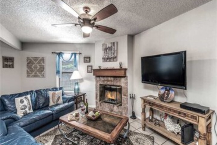 Horse Feathers 3 Bedrooms, Pool Table, Sleeps 6