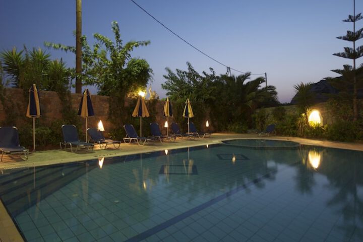 Hotel Pool