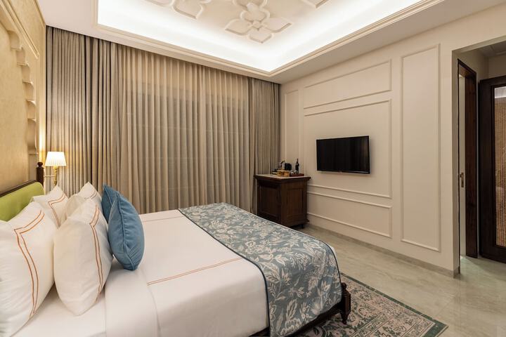 Room 16 of 74