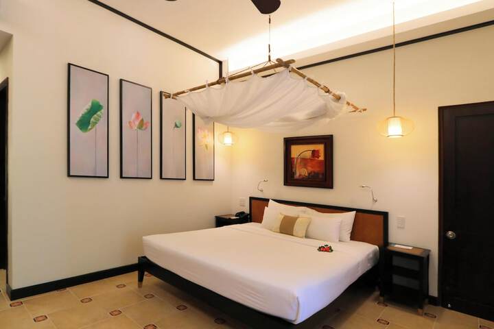 Room 18 of 181
