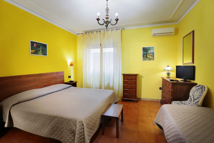 Room 18 of 73