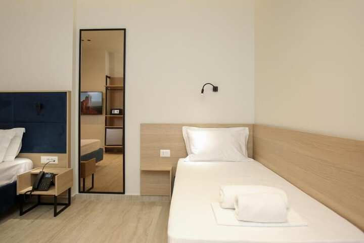 Room 73 of 109