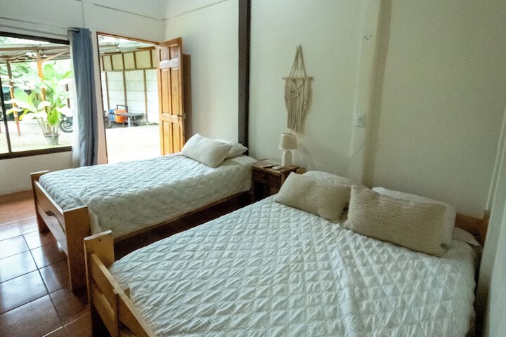 Room 9 of 18