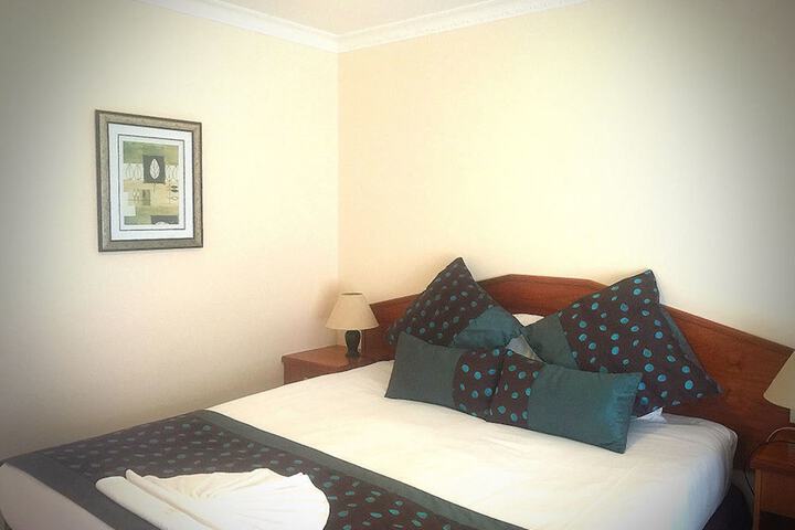 Room 4 of 36