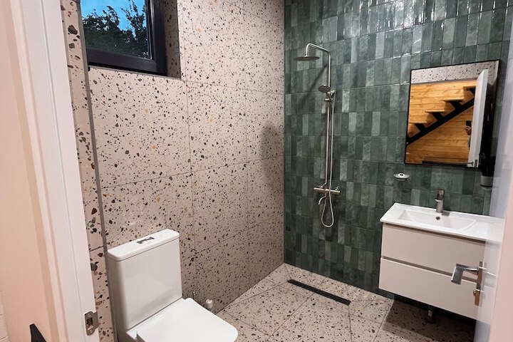 Room 28 of 43