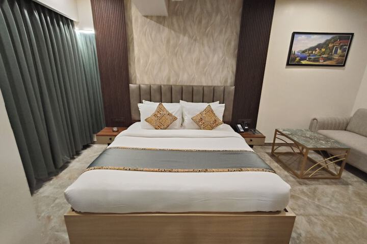 Room 3 of 34