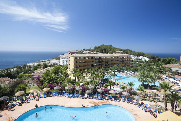 Pools & Facilities