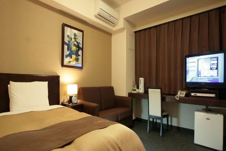 Room 3 of 11