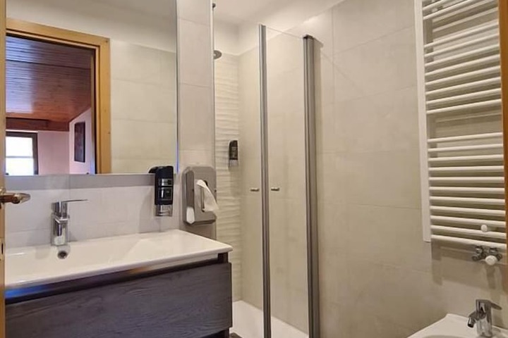 Room 53 of 154